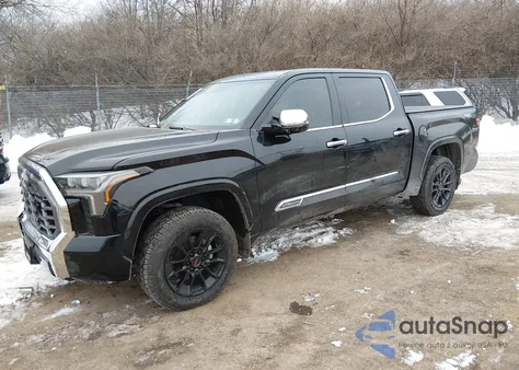 2024 Toyota Tundra 1794 Edition z USA, uszkodzony, nr VIN 5TFMA5DB3RX222995